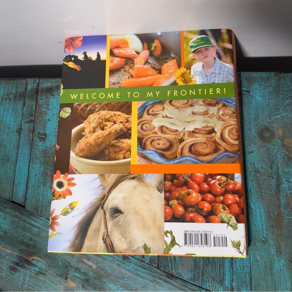 The Pioneer Woman Cooks: Recipes from an Accidental Country Girl Hardcover - Picture 3 of 5